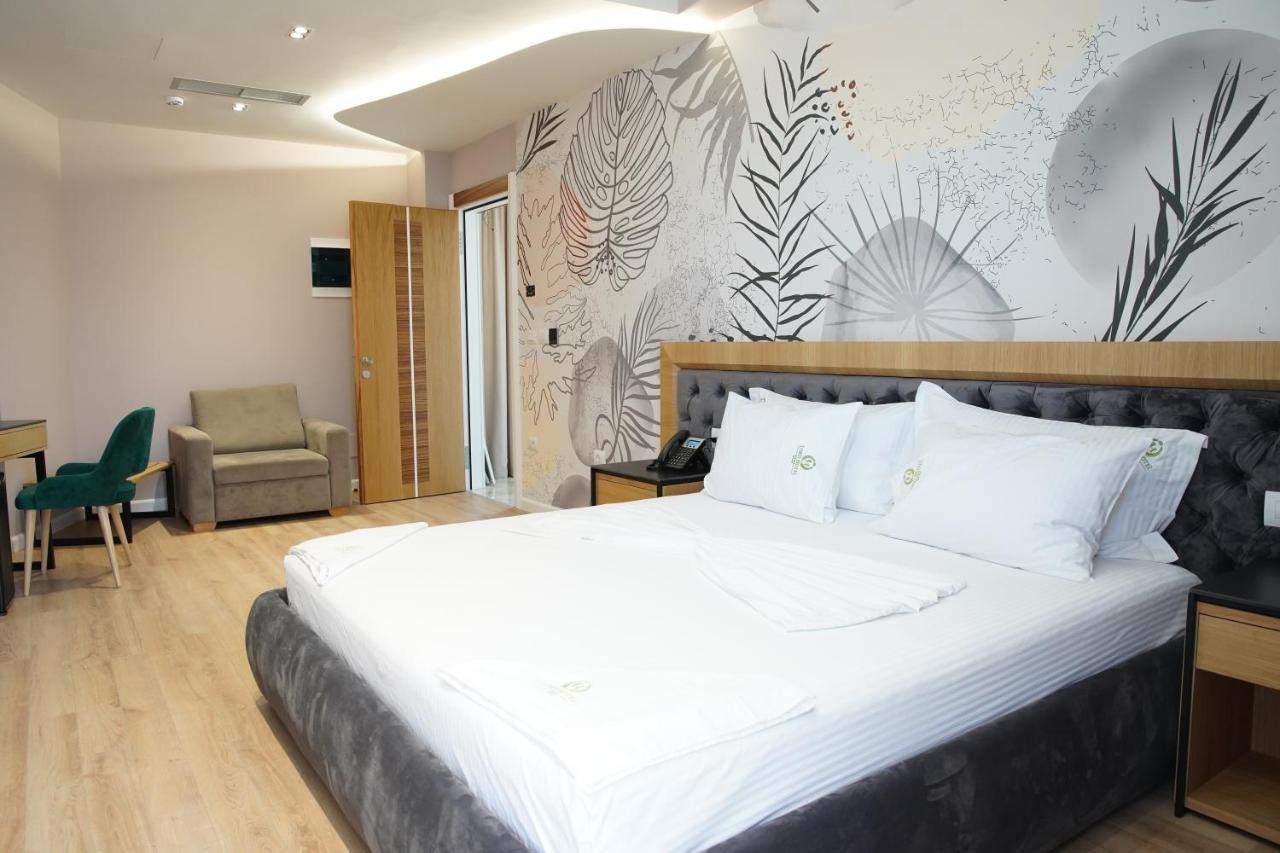 LORD Hotel Tirana Vore Bagian luar foto