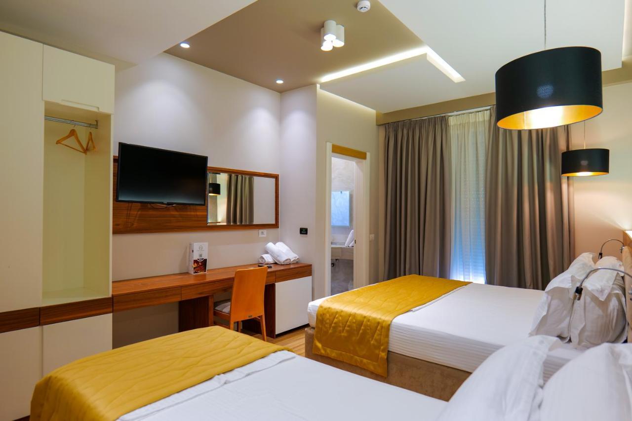 LORD Hotel Tirana Vore Bagian luar foto