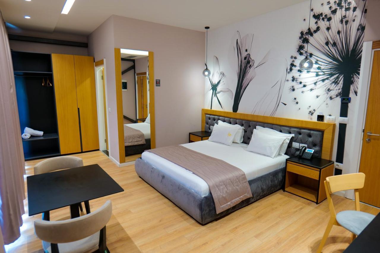 LORD Hotel Tirana Vore Bagian luar foto