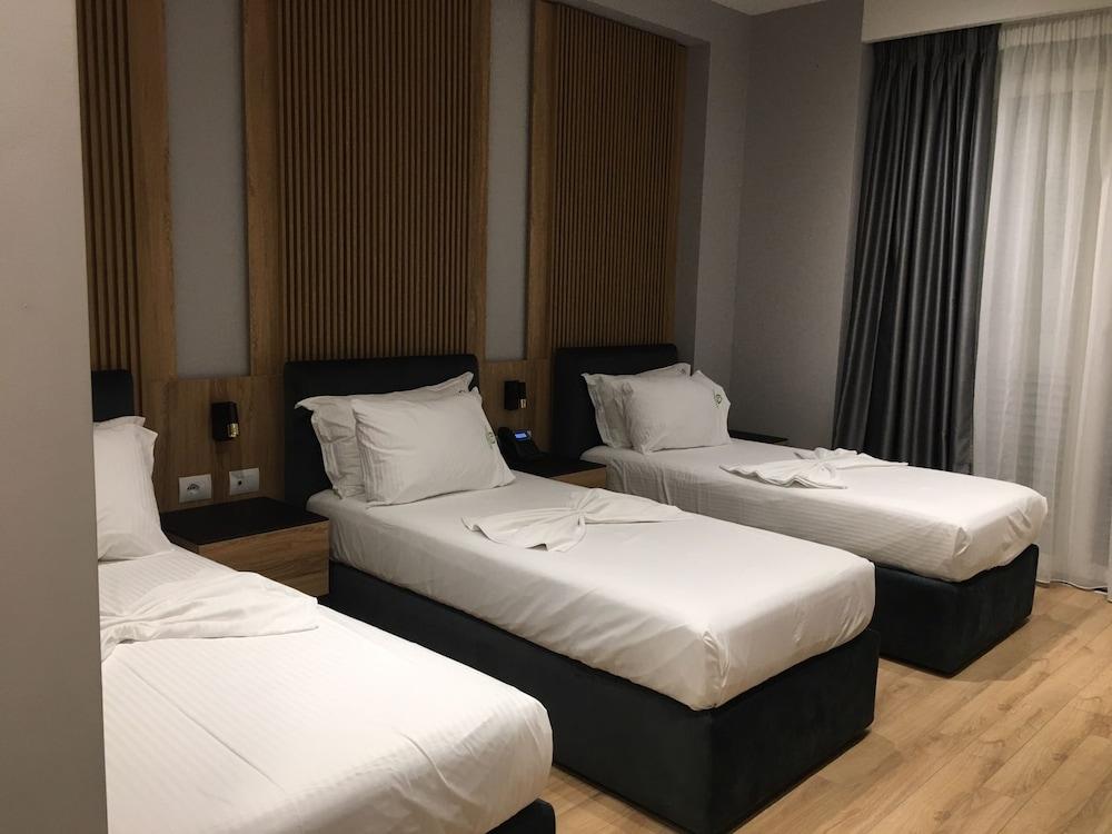 LORD Hotel Tirana Vore Bagian luar foto